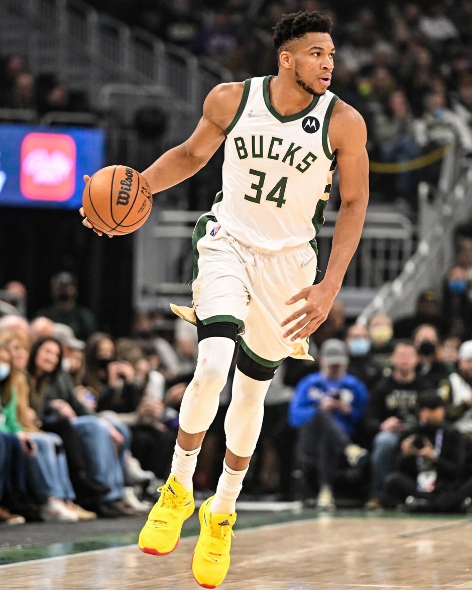 包含今夜突围战来临；上海久事围绕NBA季后赛刷新队史纪录；球迷炸锅；医务组通报恢复的词条